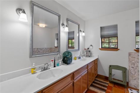 555 Silver Creek Sinton TX 78387