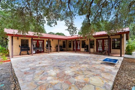 555 Silver Creek Sinton TX 78387