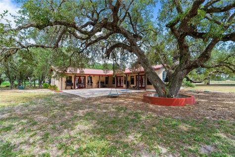 555 Silver Creek Sinton TX 78387