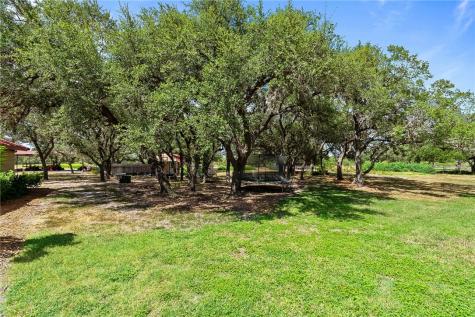 555 Silver Creek Sinton TX 78387