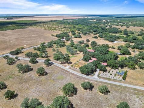 555 Silver Creek Sinton TX 78387