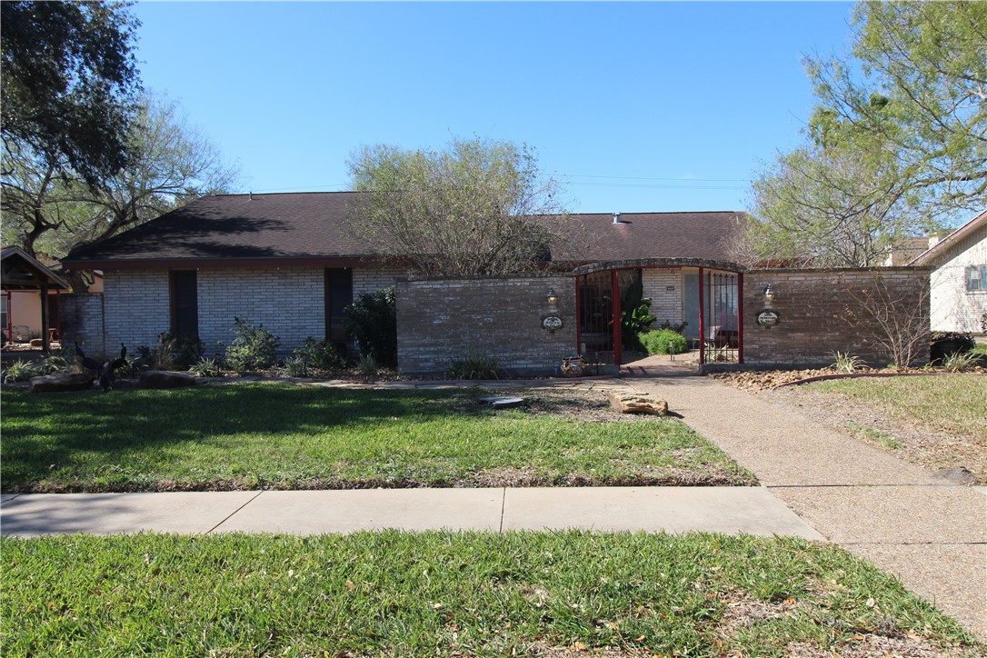 221 Seale Avenue Kingsville TX 78363