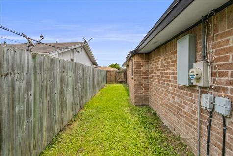 5853 Crestmore Drive Corpus Christi TX 78415