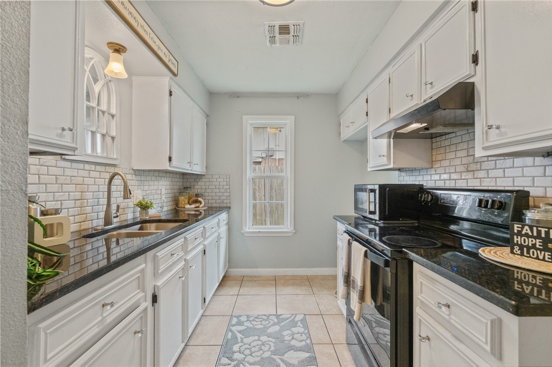 5853 Crestmore Drive Corpus Christi TX 78415
