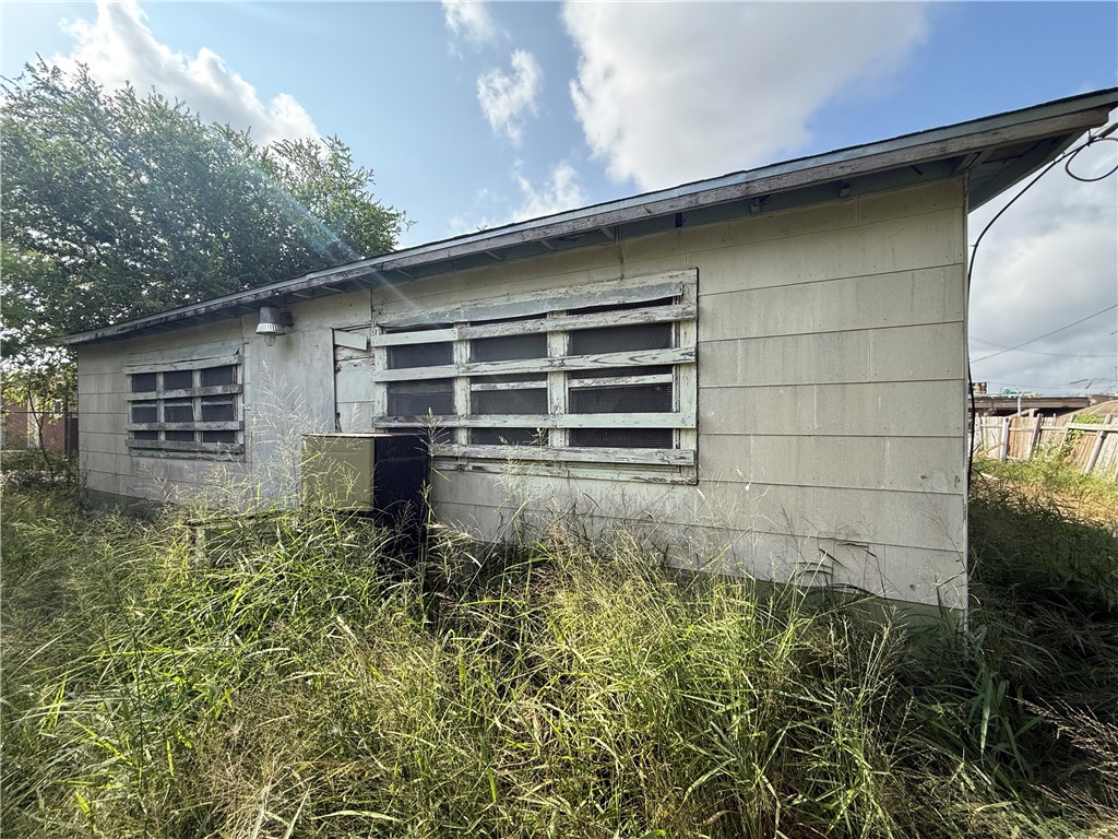 5124 Thomas Drive Corpus Christi TX 78407