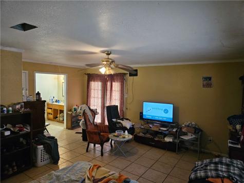 211 County Road 310 Orange Grove TX 78372