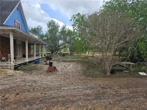 211 County Road 310 Orange Grove TX 78372