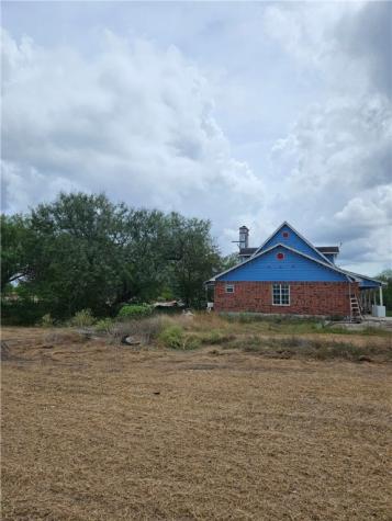 211 County Road 310 Orange Grove TX 78372