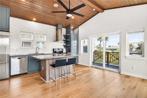 515 W Avenue C Port Aransas TX 78373