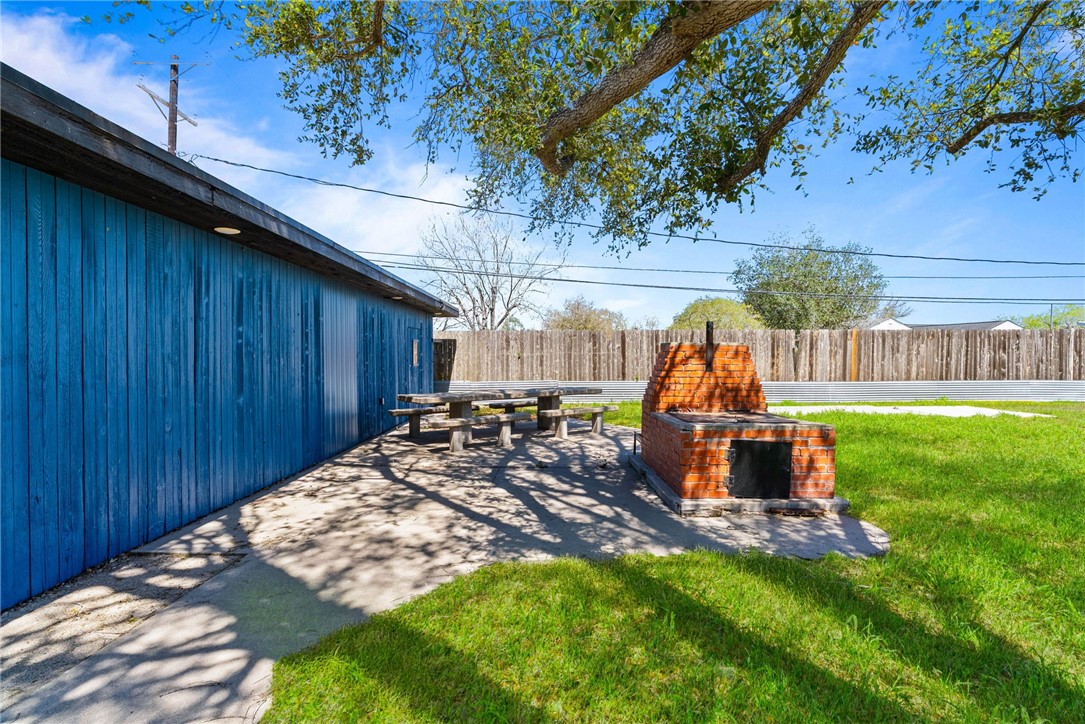 9918 Leopard Street Corpus Christi TX 78410