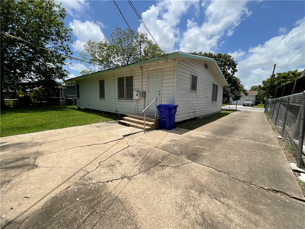 1202 Zarsky Drive Corpus Christi TX 78412