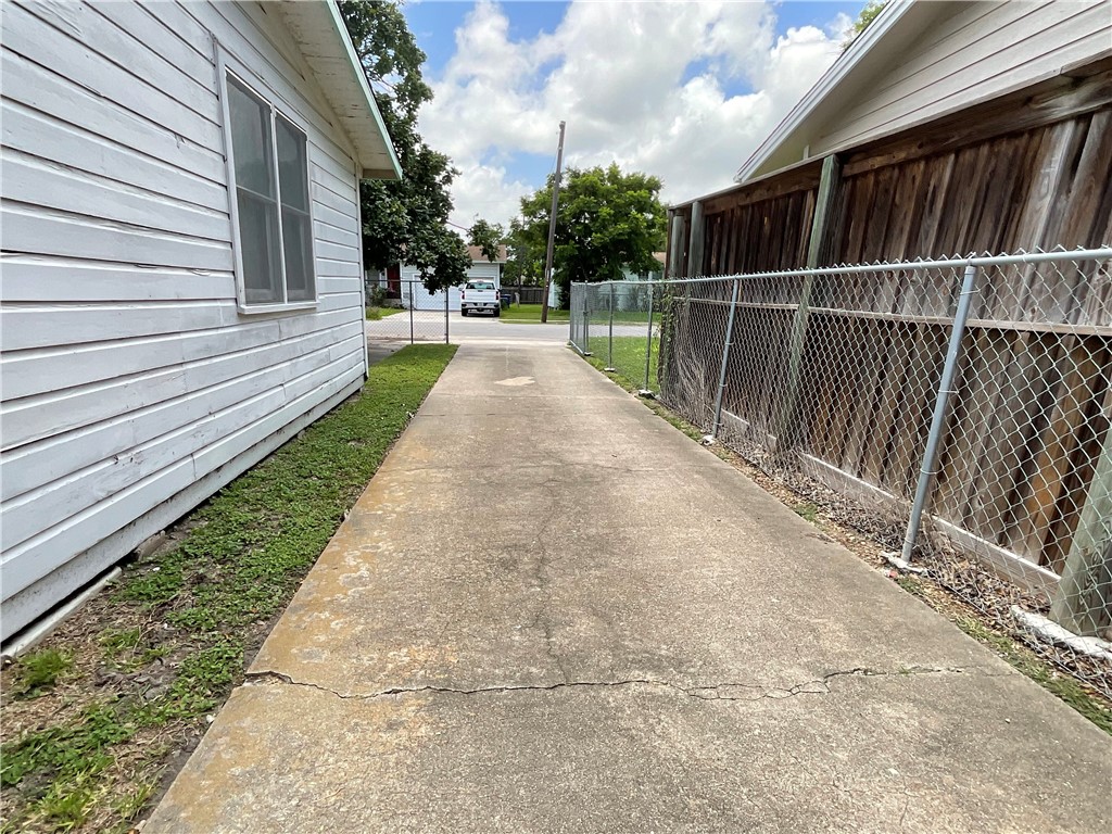 1202 Zarsky Drive Corpus Christi TX 78412