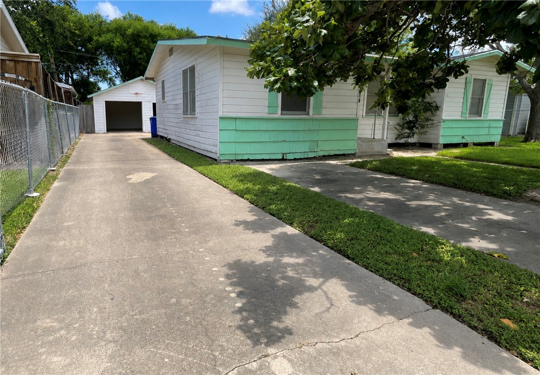 1202 Zarsky Drive Corpus Christi TX 78412