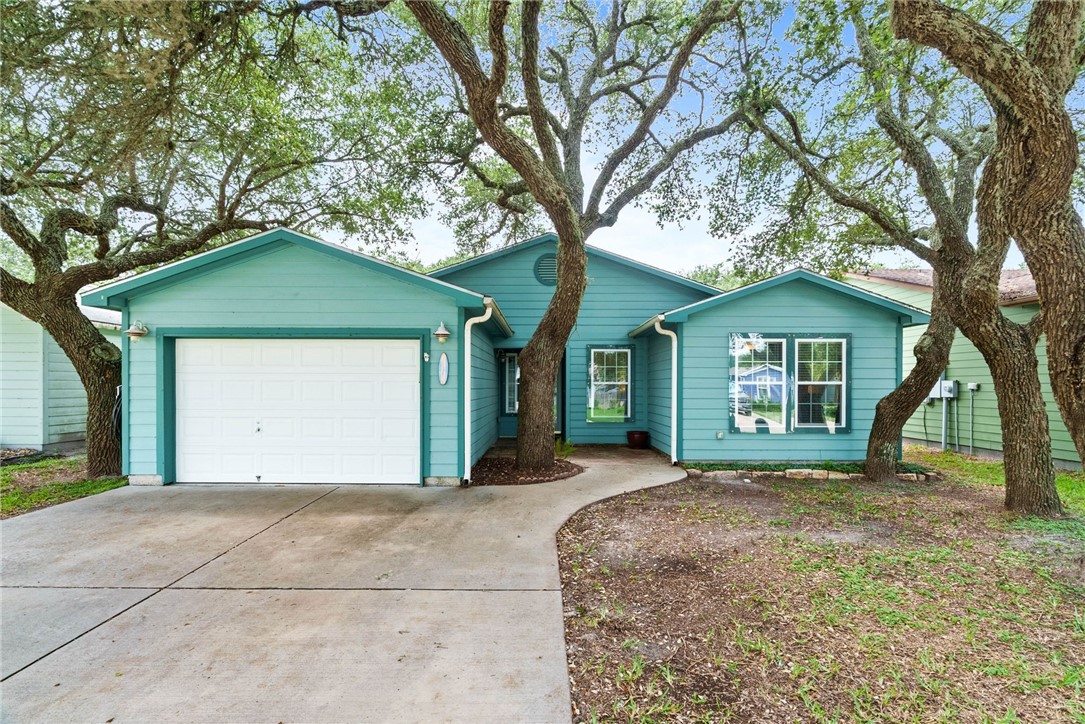105 Pecan Harbor Street Rockport TX 78382