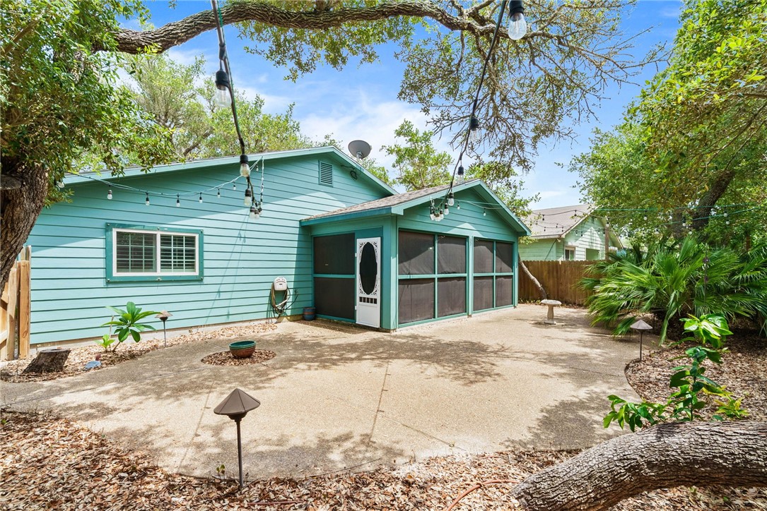 105 Pecan Harbor Street Rockport TX 78382