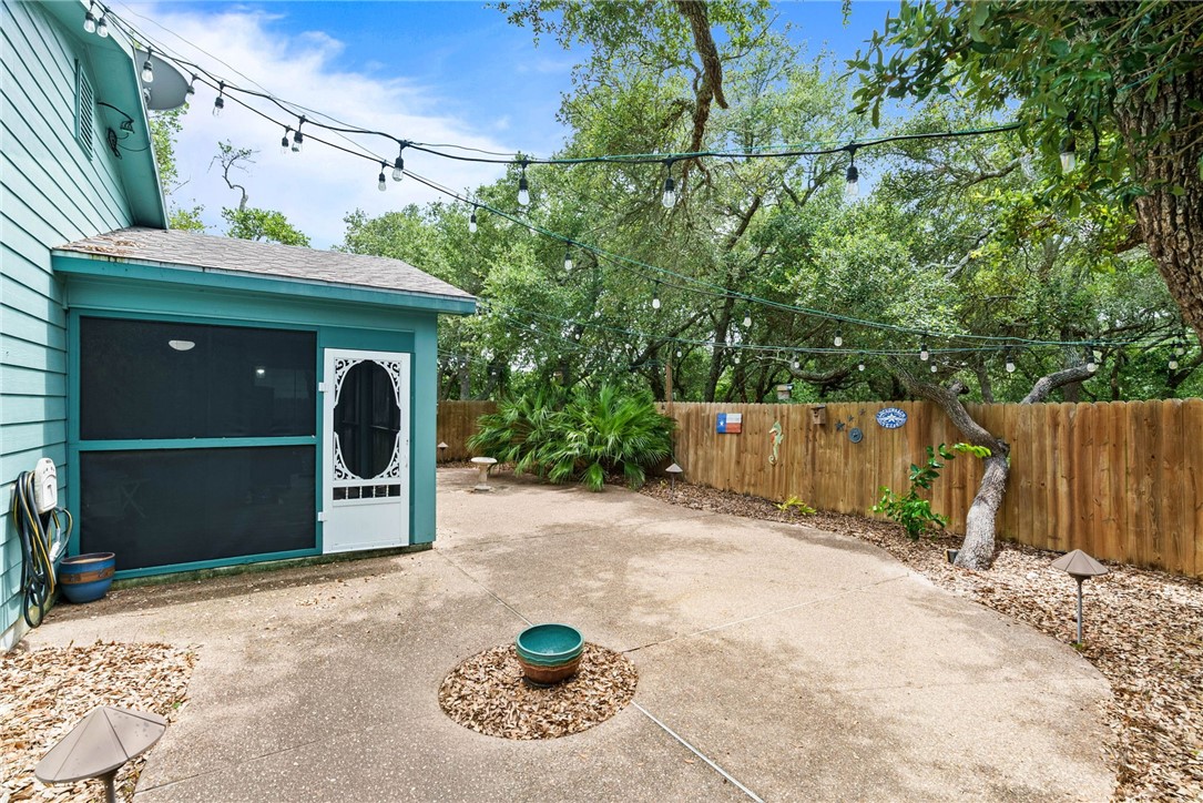 105 Pecan Harbor Street Rockport TX 78382