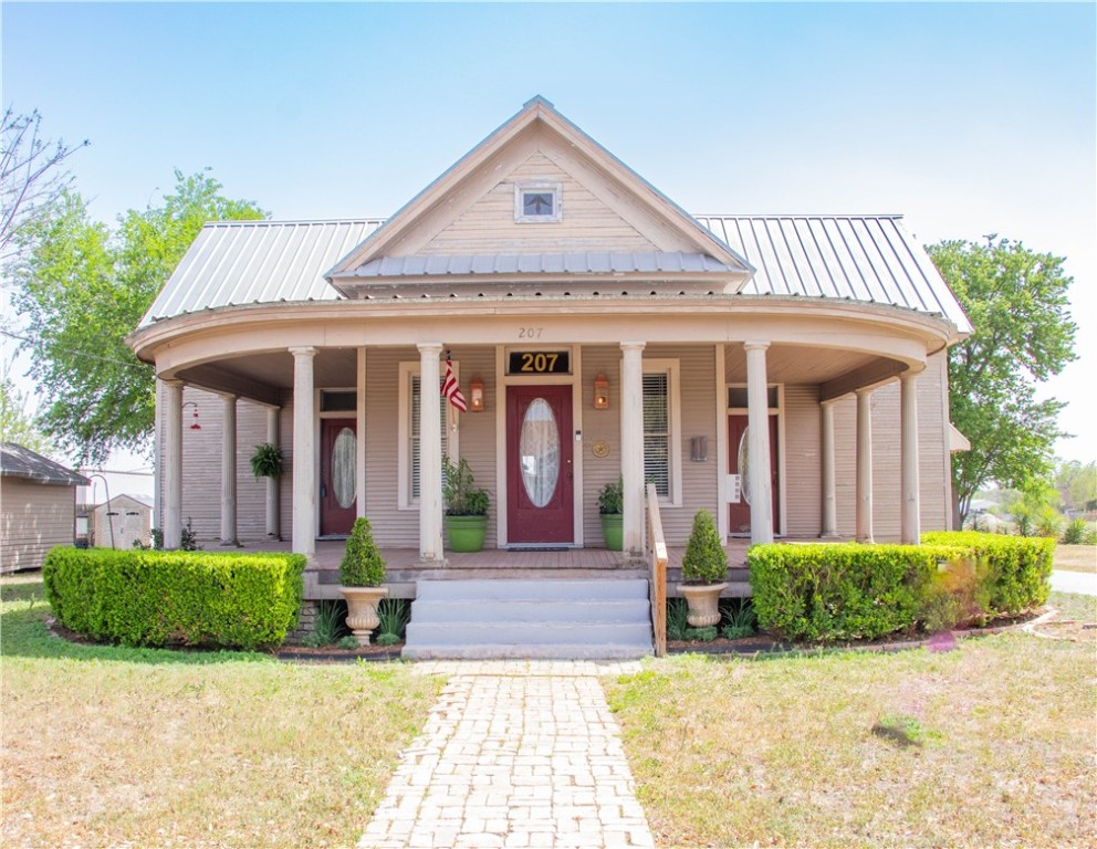 207 W. Carter Street Beeville TX 78102