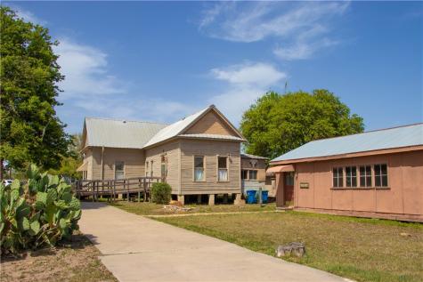 207 W. Carter Street Beeville TX 78102