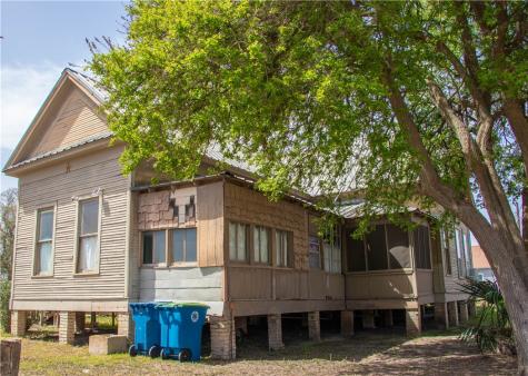 207 W. Carter Street Beeville TX 78102