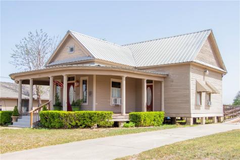 207 W. Carter Street Beeville TX 78102