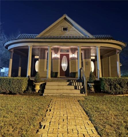 207 W. Carter Street Beeville TX 78102