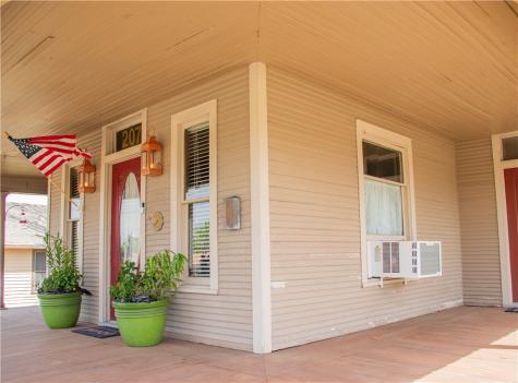 207 W. Carter Street Beeville TX 78102