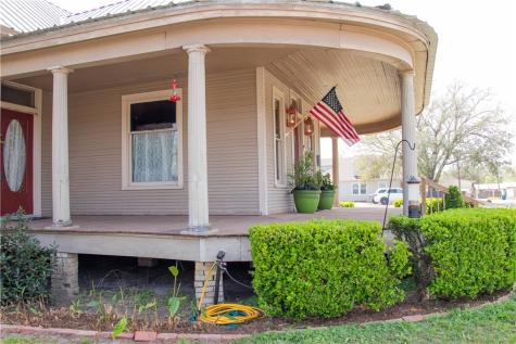 207 W. Carter Street Beeville TX 78102