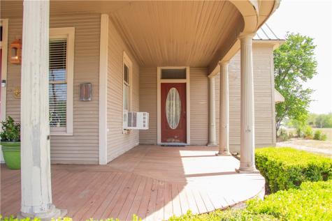 207 W. Carter Street Beeville TX 78102