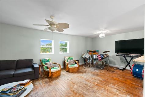 337 S Commercial Street Aransas Pass TX 78336