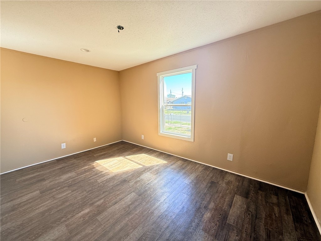 1010 Redmond Street Corpus Christi TX 78418
