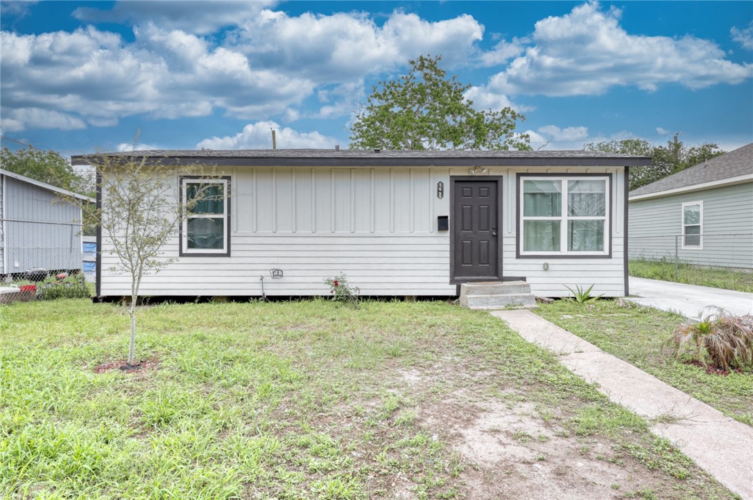 1445 Buenos Aires Street Corpus Christi TX 78417