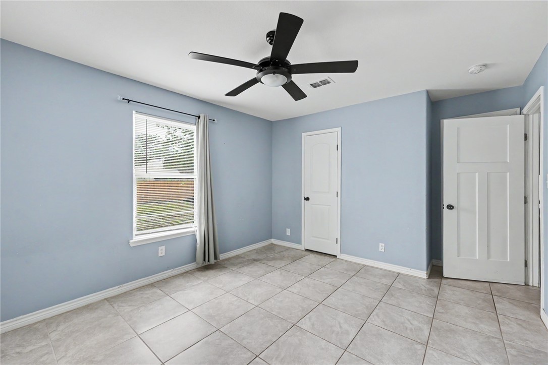 1445 Buenos Aires Street Corpus Christi TX 78417