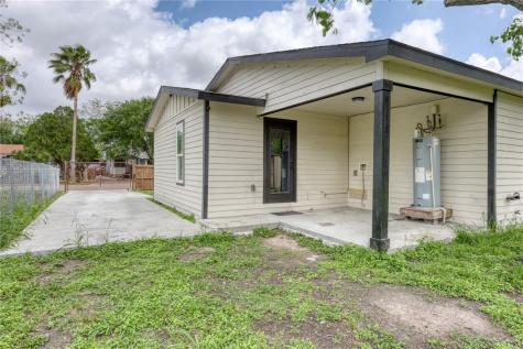 1445 Buenos Aires Street Corpus Christi TX 78417