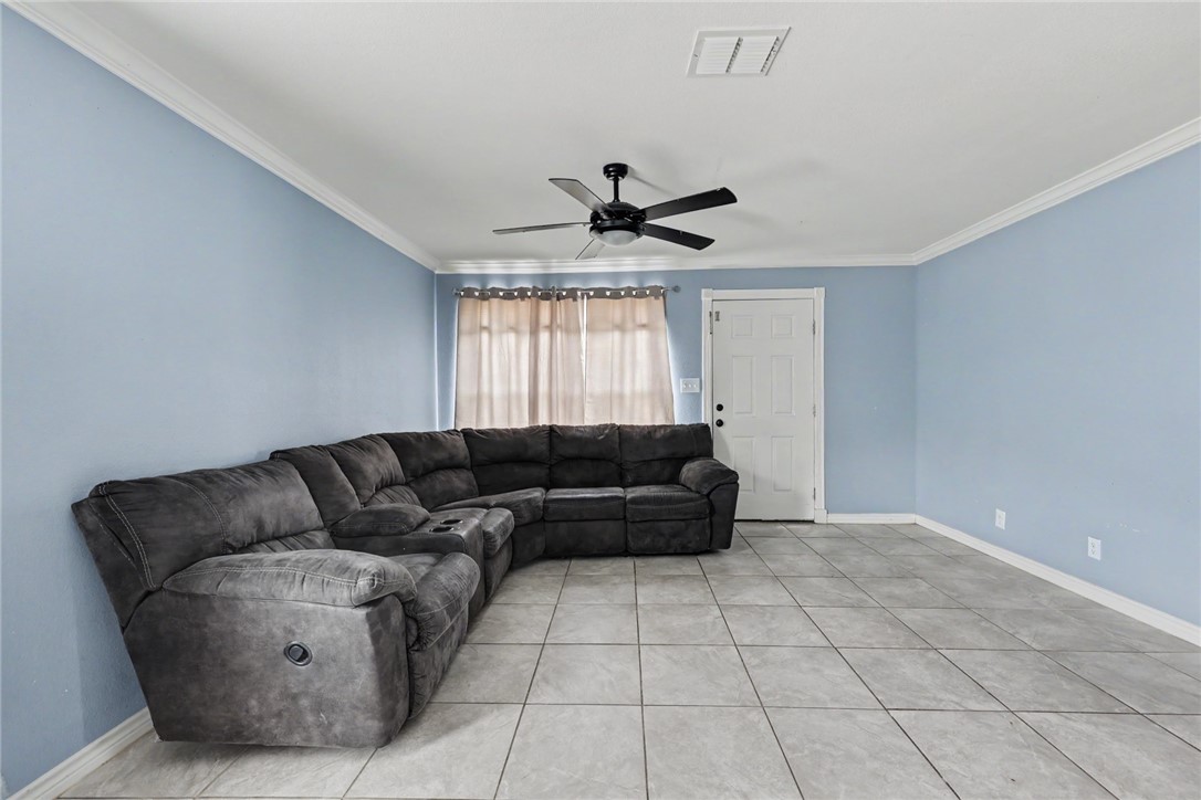 1445 Buenos Aires Street Corpus Christi TX 78417