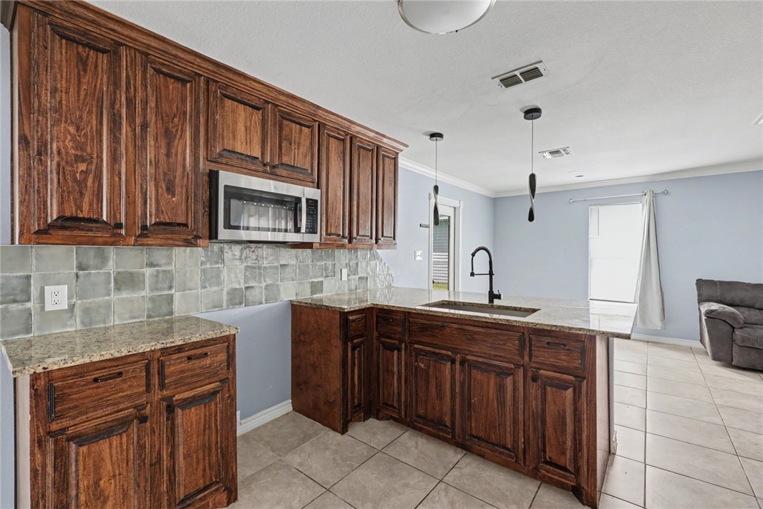 1445 Buenos Aires Street Corpus Christi TX 78417