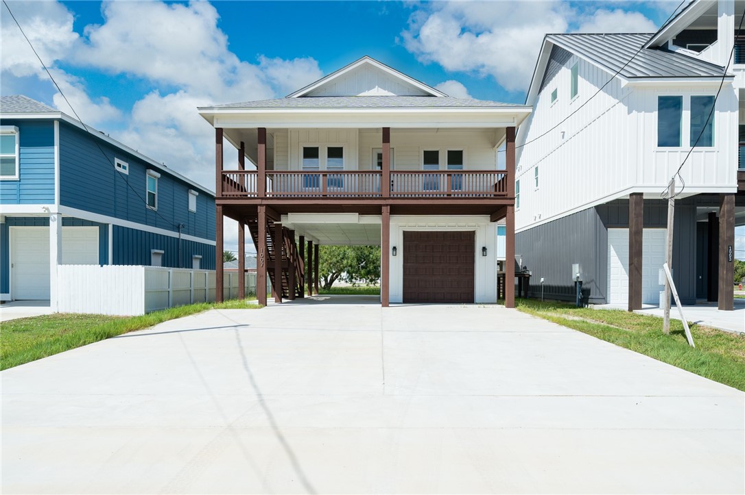 1007 S Live Oak Street Rockport TX 78382