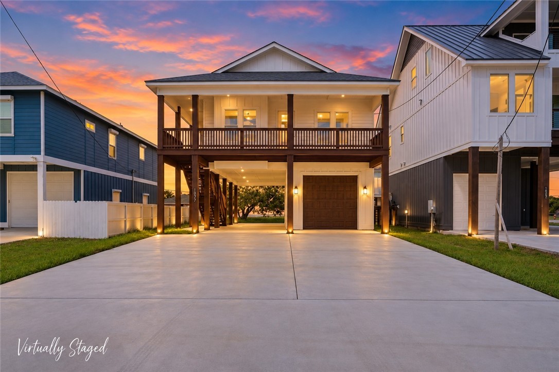1007 S Live Oak Street Rockport TX 78382