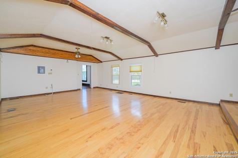 519 Fm 623 E Pettus TX 78146