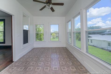 519 Fm 623 E Pettus TX 78146