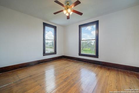 519 Fm 623 E Pettus TX 78146