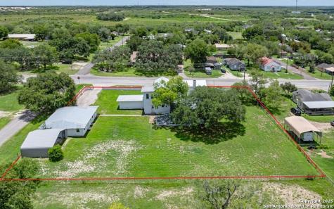 519 Fm 623 E Pettus TX 78146
