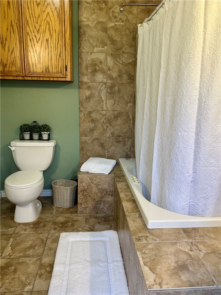 3233 Dunbarton Oak Street Corpus Christi TX 78414