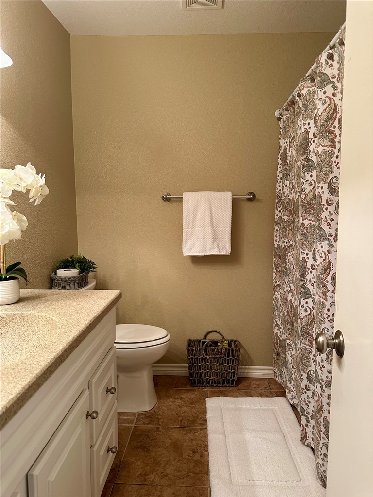 3233 Dunbarton Oak Street Corpus Christi TX 78414