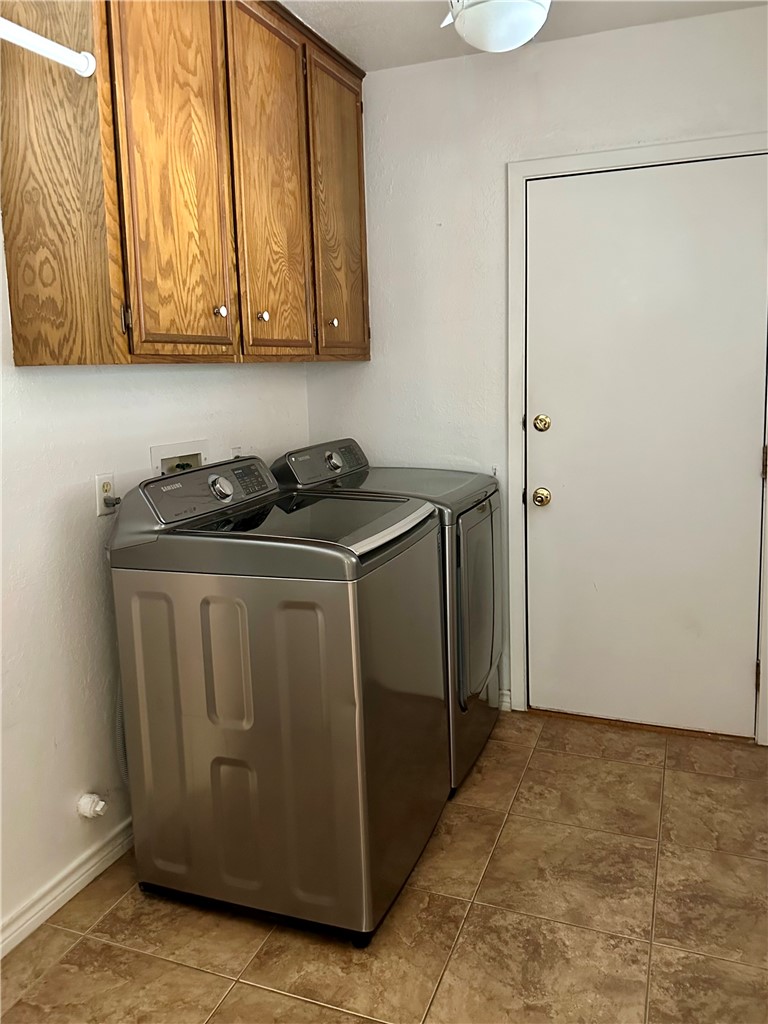 3233 Dunbarton Oak Street Corpus Christi TX 78414