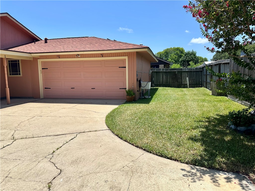 3233 Dunbarton Oak Street Corpus Christi TX 78414