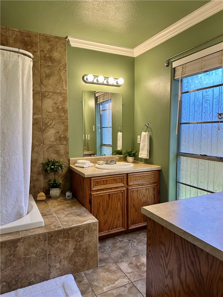 3233 Dunbarton Oak Street Corpus Christi TX 78414