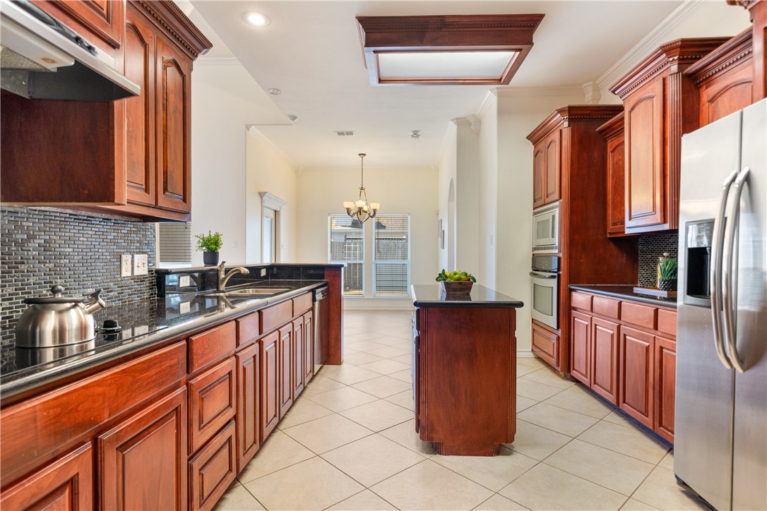 6825 Island Park Court Corpus Christi TX 78414