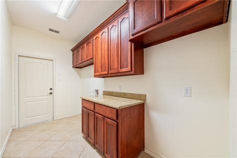 6825 Island Park Court Corpus Christi TX 78414