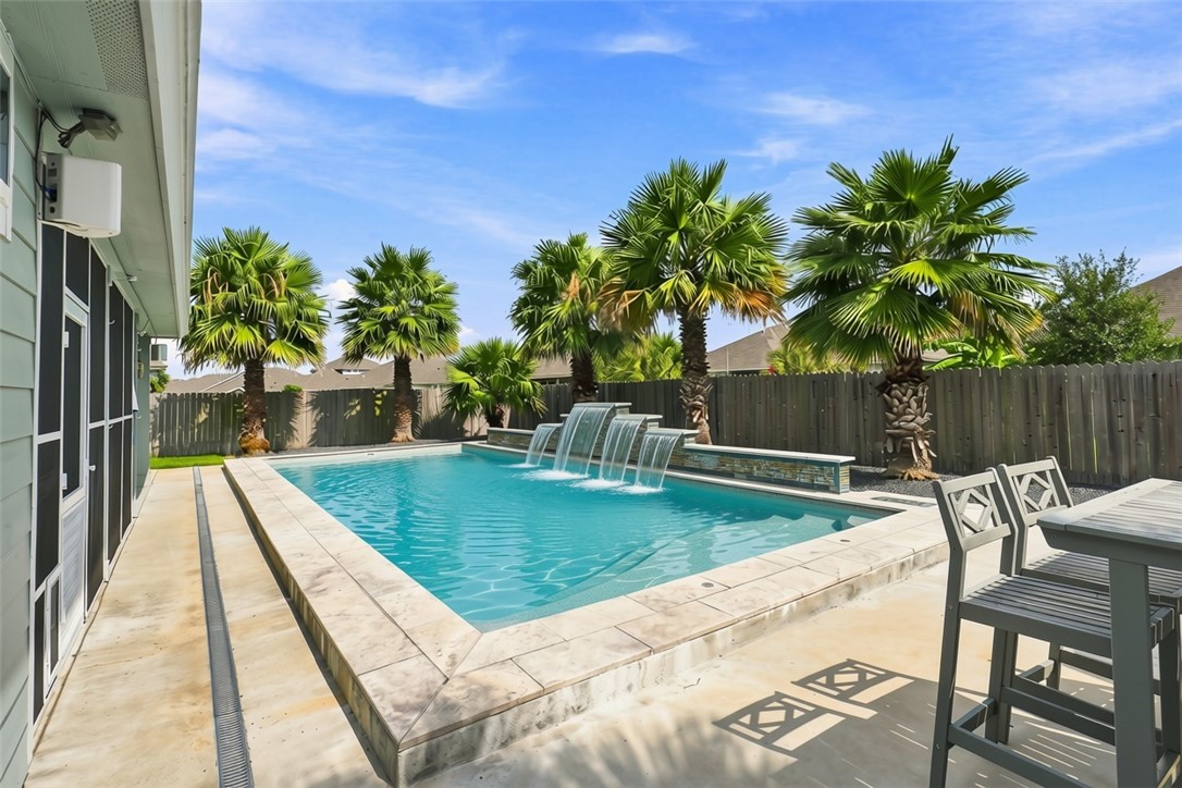 137 Angel Oak Drive Rockport TX 78382