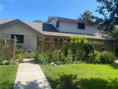 104 Park Place Place Portland TX 78374